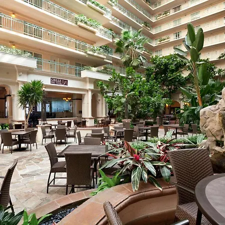 Embassy Suites San Francisco Airport Waterfront-3